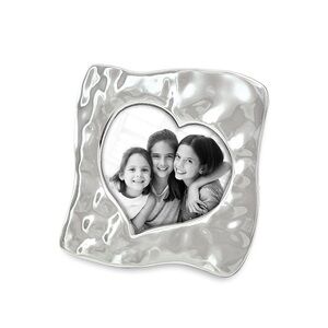 NWT Heirloom Curved Heart Square Open Heart Frame / Tarnish Free Silver / 5x5